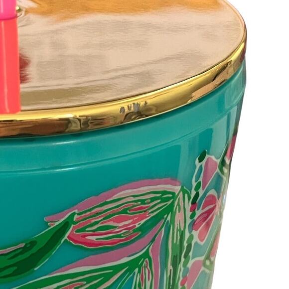 New Lilly Pulitzer Tumbler With Straw Coming In Hot 24 Ounces - Picture 4 of 5